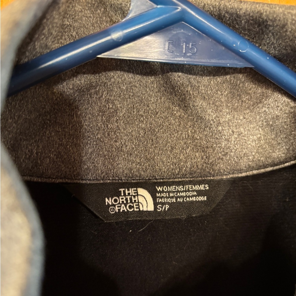 The North Face 2-in-1 Rain Jacket - Picture 8 of 9